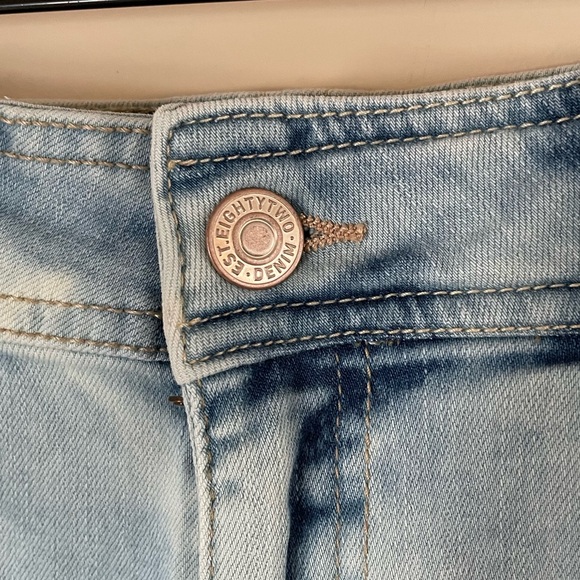 Eighty Two Denim Jean Shorts Light Wash Size 7 - Picture 5 of 7